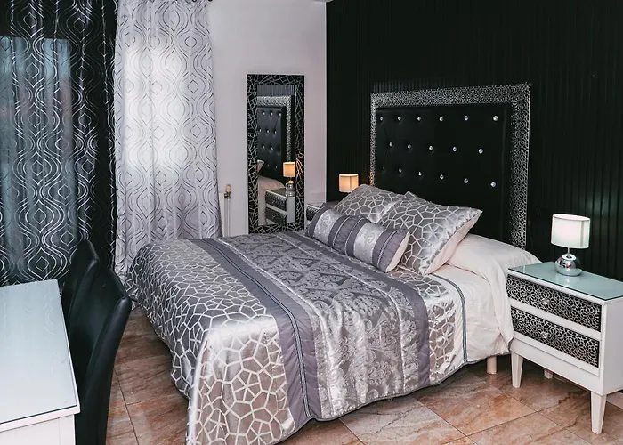 Hostal Mont Royal