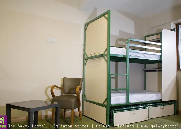Hotel pres du College: Savoy Hostel Galway City Centre