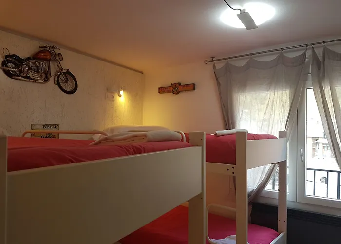 Barri Antic Hostel & Pub