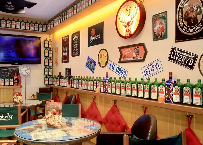 Barri Antic Hostel & Pub