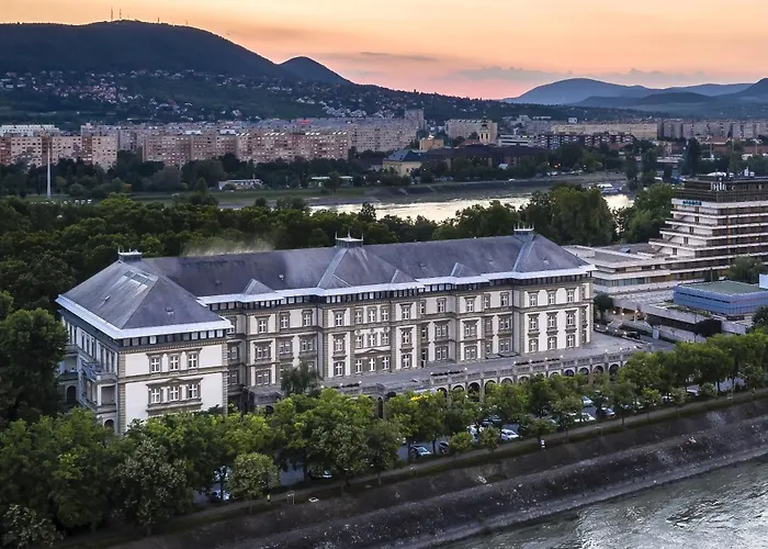 Hôtel avec vue: Ensana Grand Margaret Island