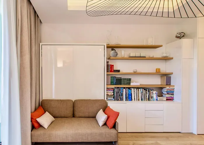 GRAND HÔTEL City Center At 2 Minutes Walk From