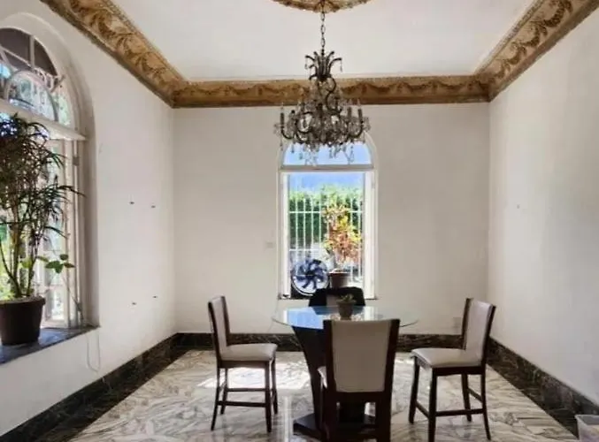 Hostal La Mansion Be House