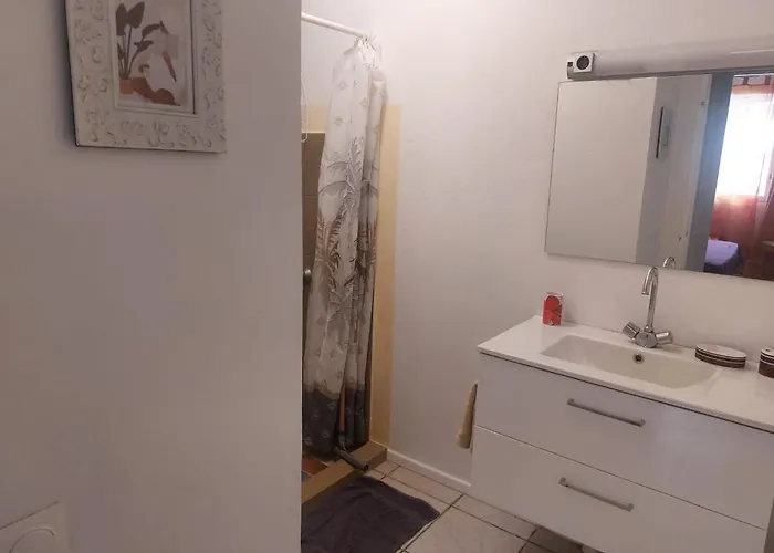 Beautiful House Right In Fare, Air Conditioning