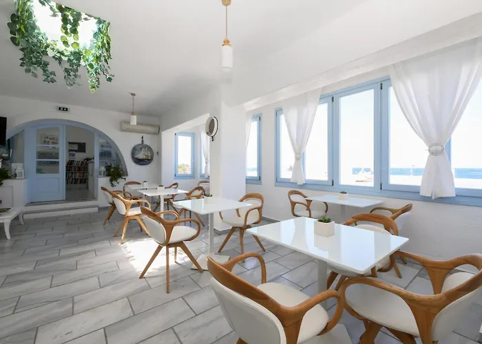  Stratos Apartments & Studios