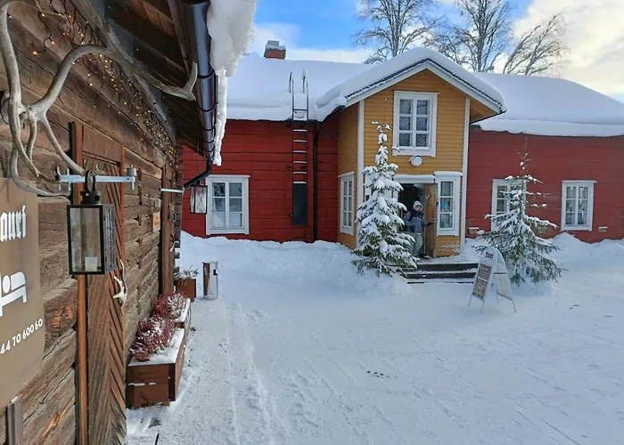 Lauri Historical Log House Manor