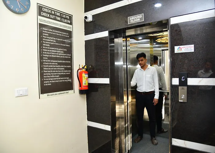 Deluxe Ac Room In 4Bhk Corporate Service Aparment Manyata Tech Park