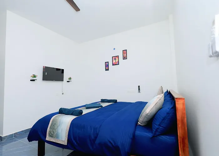 The Loop - Auroville Main Junction, 5-Minute Drive To Auroville Beach & Ecr Road, High-Speed Wifi & Free Parking