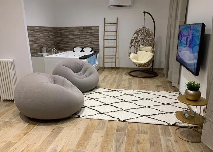 Appartement Cosy Jacuzzy Luxe Gare de Toulon